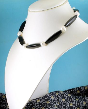 Black-Bead-White-Pearl-Necklace-N-0106