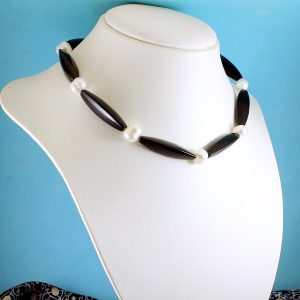 Black-Bead-White-Pearl-Necklace-N-0106