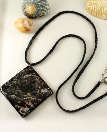 Black-Marbled-Shell