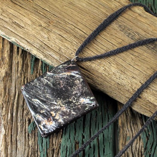 Black-Marbled-Shell