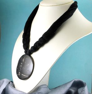 Black-Mother-of-Pearl