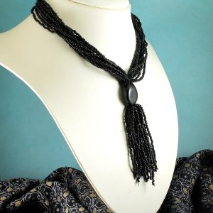 Black-Seed-Bead-Tassal-N-0143