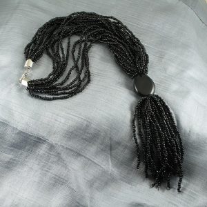 Black-Seed-Bead-Tassal-N-0143