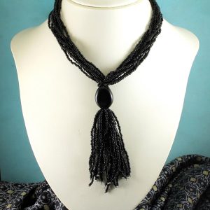 Black-Seed-Bead-Tassal-N-0143