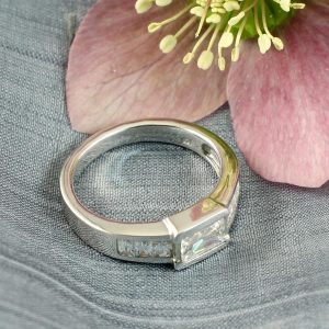 Clear Quartz Crystal Ring R-0184-a