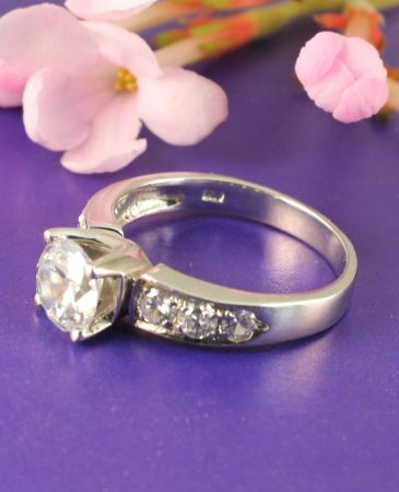 Clear Quartz Crystal Ring R-0187-e
