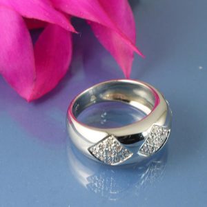 Cubic Zirconia Cluster Ring R-0185-d