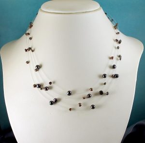 Floating-Freshwater-Pearls