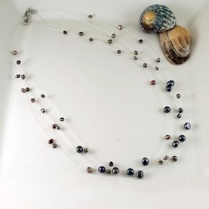 Floating-Freshwater-Pearls