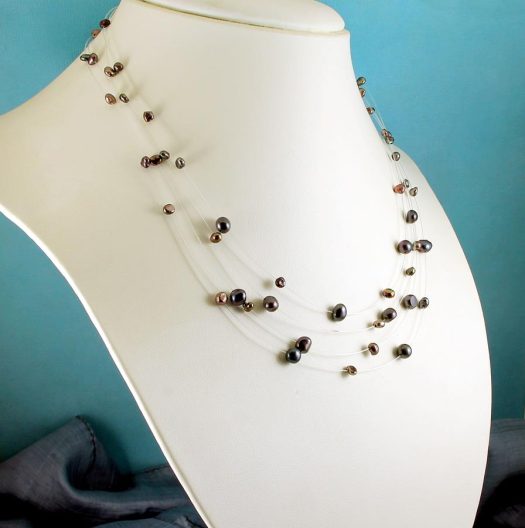 Floating-Freshwater-Pearls