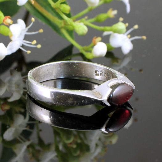 Garnet Marquise Ring R-0160-f