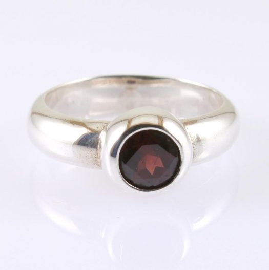Garnet Round Ring R-0163-b