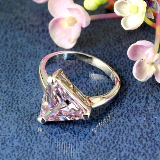 Lavender Spinel Triangle R-0180-a