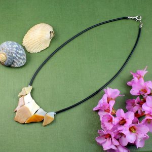 Mother-of-Pearl Chips Necklace N-0149-a