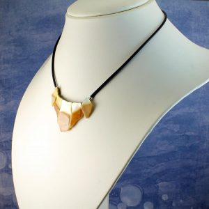 Mother-of-Pearl Chips Necklace N-0149-b