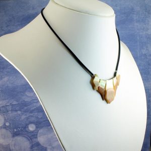 Mother-of-Pearl Chips Necklace N-0149-g