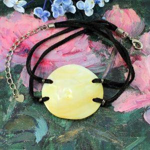 Mother-of-Pearl Circle N-0185-a
