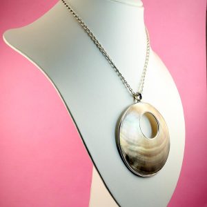 Mother-of-Pearl Circles N-0138-d