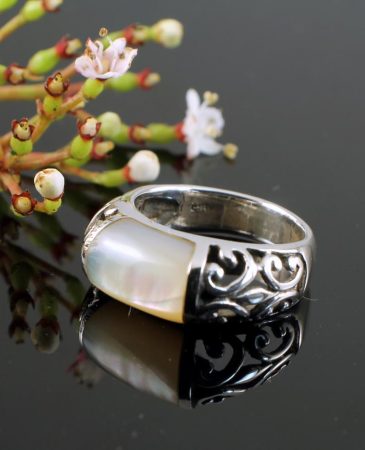Mother-of-Pearl Filigree Ring R-0201-g