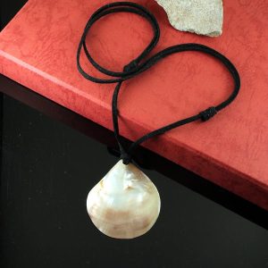 Mother-of-Pearl-Teardrop-N-0142