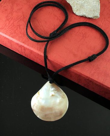 Mother-of-Pearl-Teardrop-N-0142