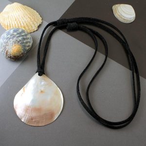 Mother-of-Pearl-Teardrop-N-0142