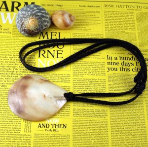 Mother-of-Pearl-Teardrop-N-0142