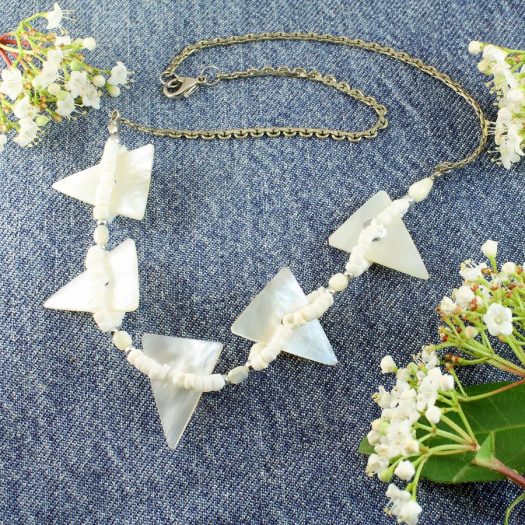 Mother-of-Pearl Triangles N-0147-d