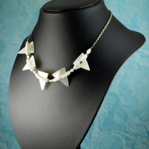 Mother-of-Pearl Triangles N-0147-f