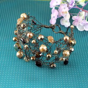 Pearl Wire-Wrapped Bracelet B-0159-c