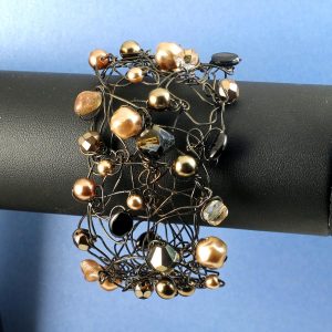 Pearl Wire-Wrapped Bracelet B-0159-h