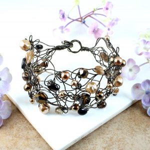 Pearl Wire-Wrapped Bracelet B-0159-k