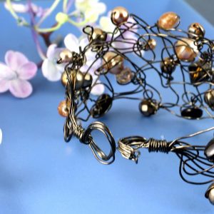 Pearl Wire-Wrapped Bracelet B-0159-l