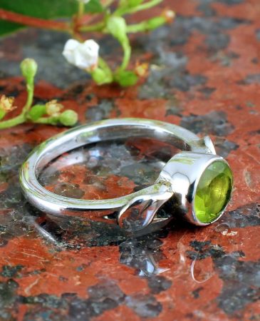 Peridot Olive Leaf Ring R-0155-c
