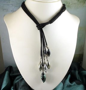 Teal-Handpainted-Pearl-Lariat