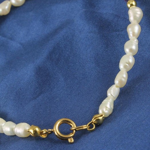 White Freshwater Pearls & Amethyst Beads Bracelet - Cybelle