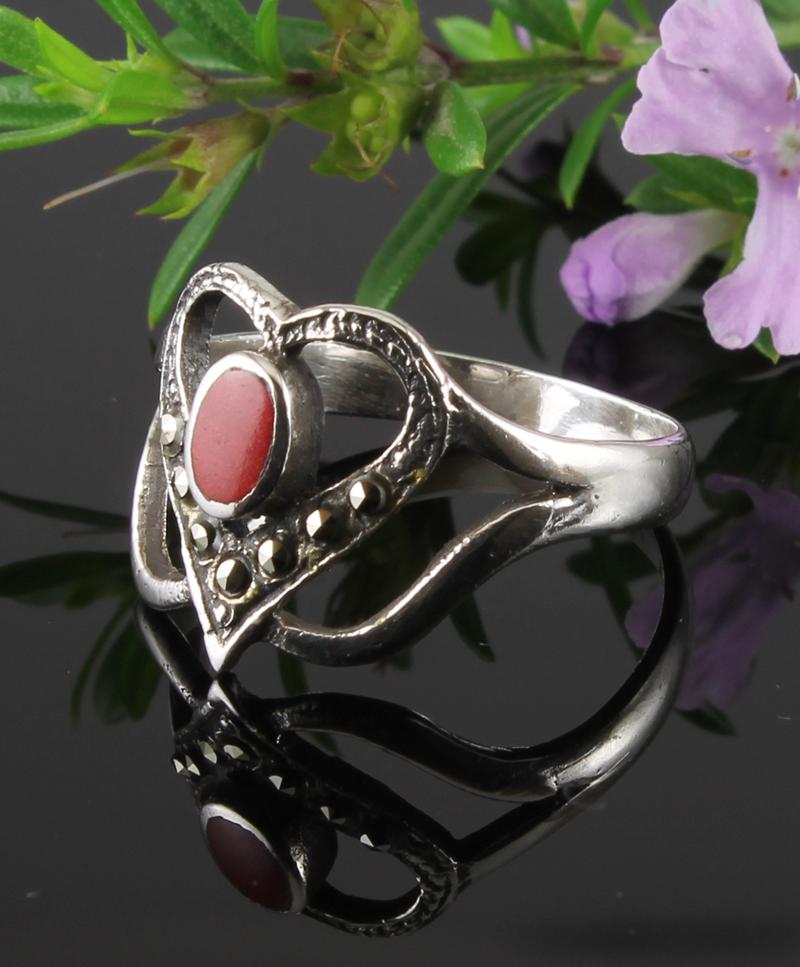 Garnet & Marcasite Vintage Heart Ring - Cybelle