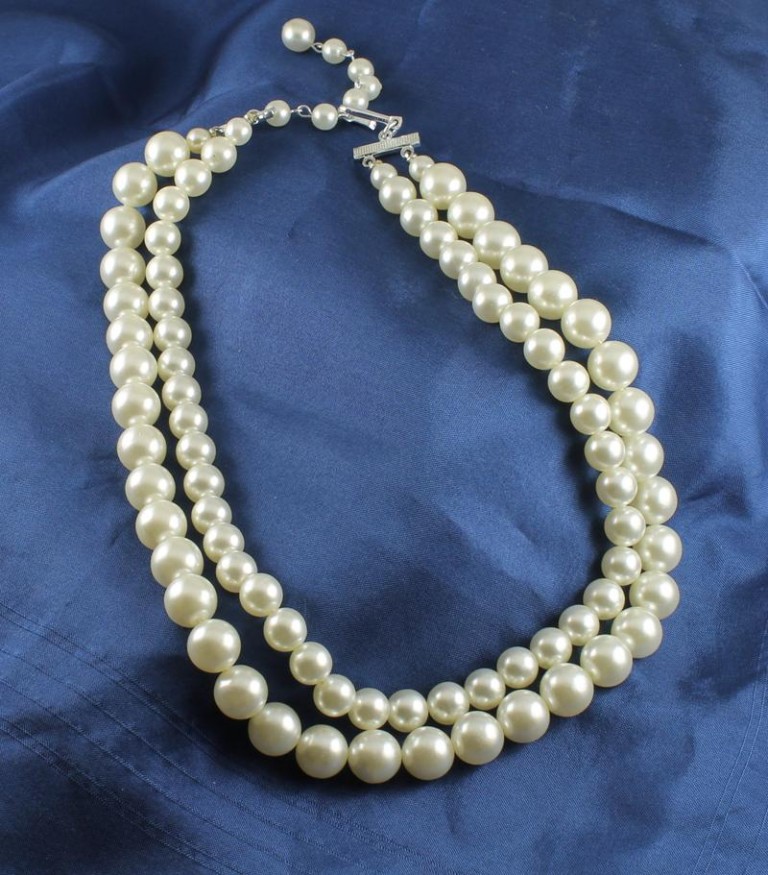 Vintage White Double-Strand Pearl Necklace - Cybelle