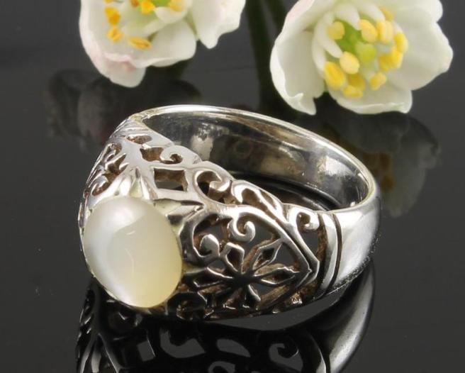 Moonstone Circle Silver Filigree Ring