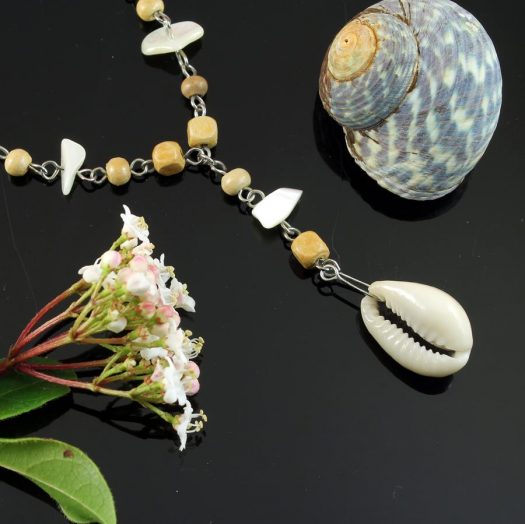 Cowrie Shell Bead Necklace N-0115-b