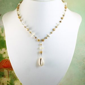 Cowrie Shell Bead Necklace N-0115-j