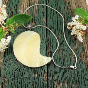 Mother-of-Pearl Pendant Necklace N-0163-f
