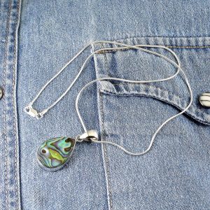 Paua-Shell-Teardrop-N-0168
